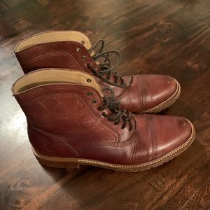 Frye Men’s brown lace up boots size 9.5D